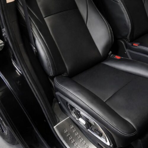 Cận cảnh chất da Nappa của ghế