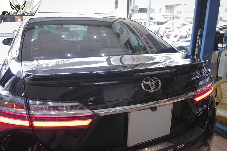 canh-luot-gio-xe-altis-6937910