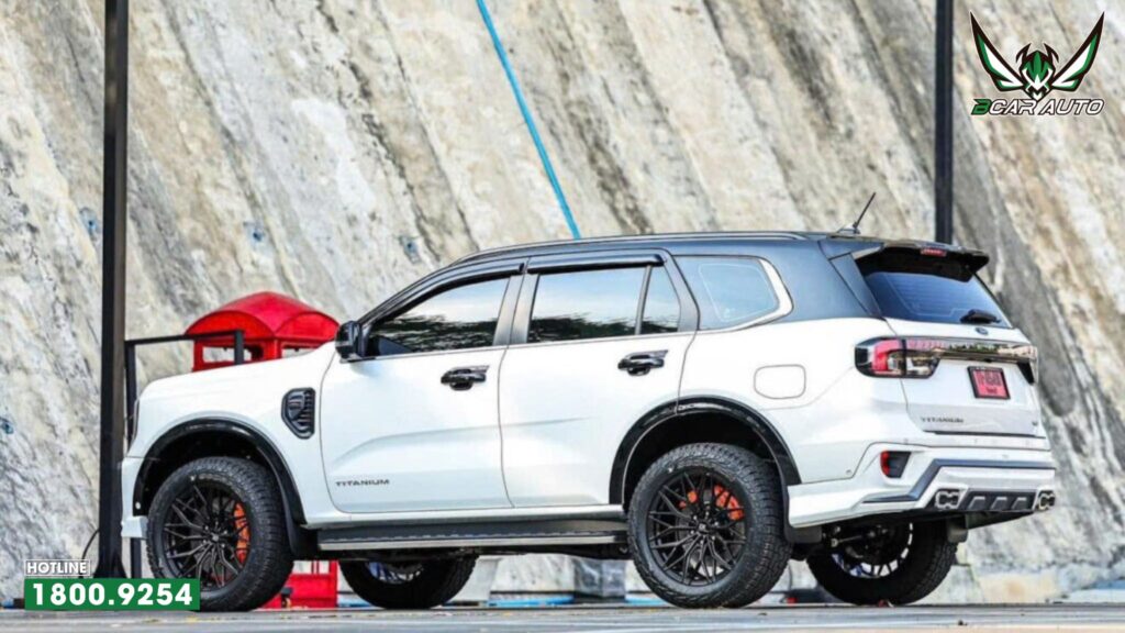 Độ body kit xe Ford Everest mẫu Victor V2