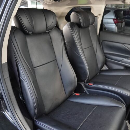 Ghế Limousine phối màu đồng bộ với ngoại thất xe