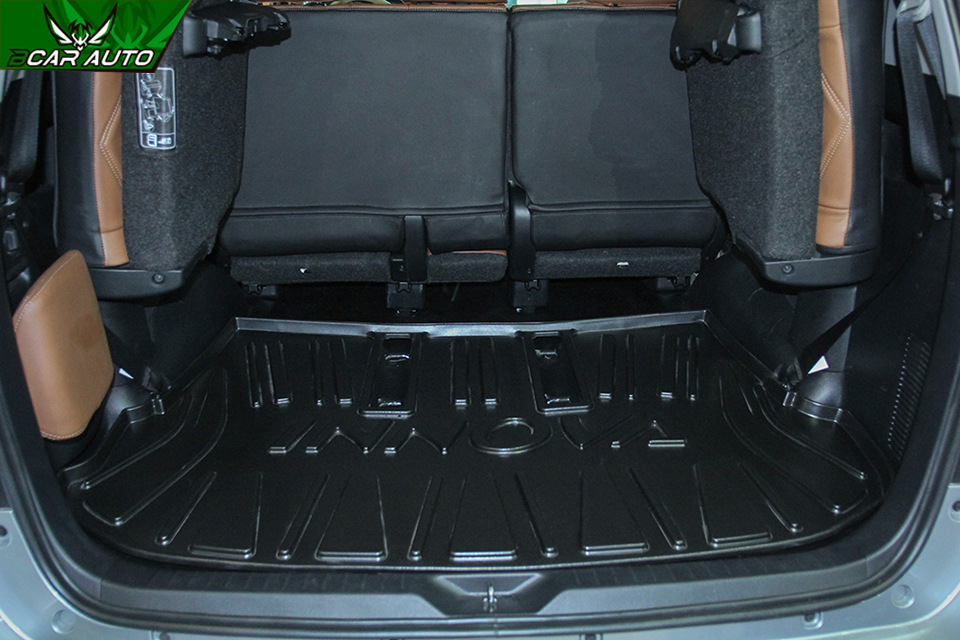 Khay nhựa lót cốp sau Toyota Innova - Bcar Auto Center