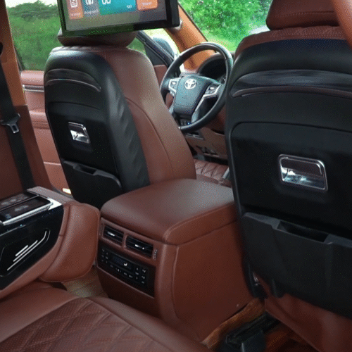 độ ghế limousine Land Cruiser V8