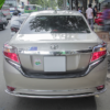 lap can inox sau xe vios