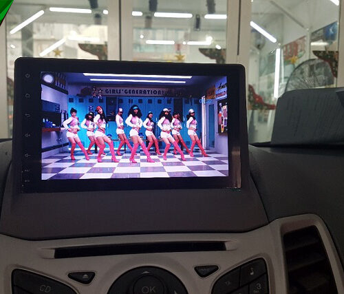 Màn hình xe Ford Fiesta