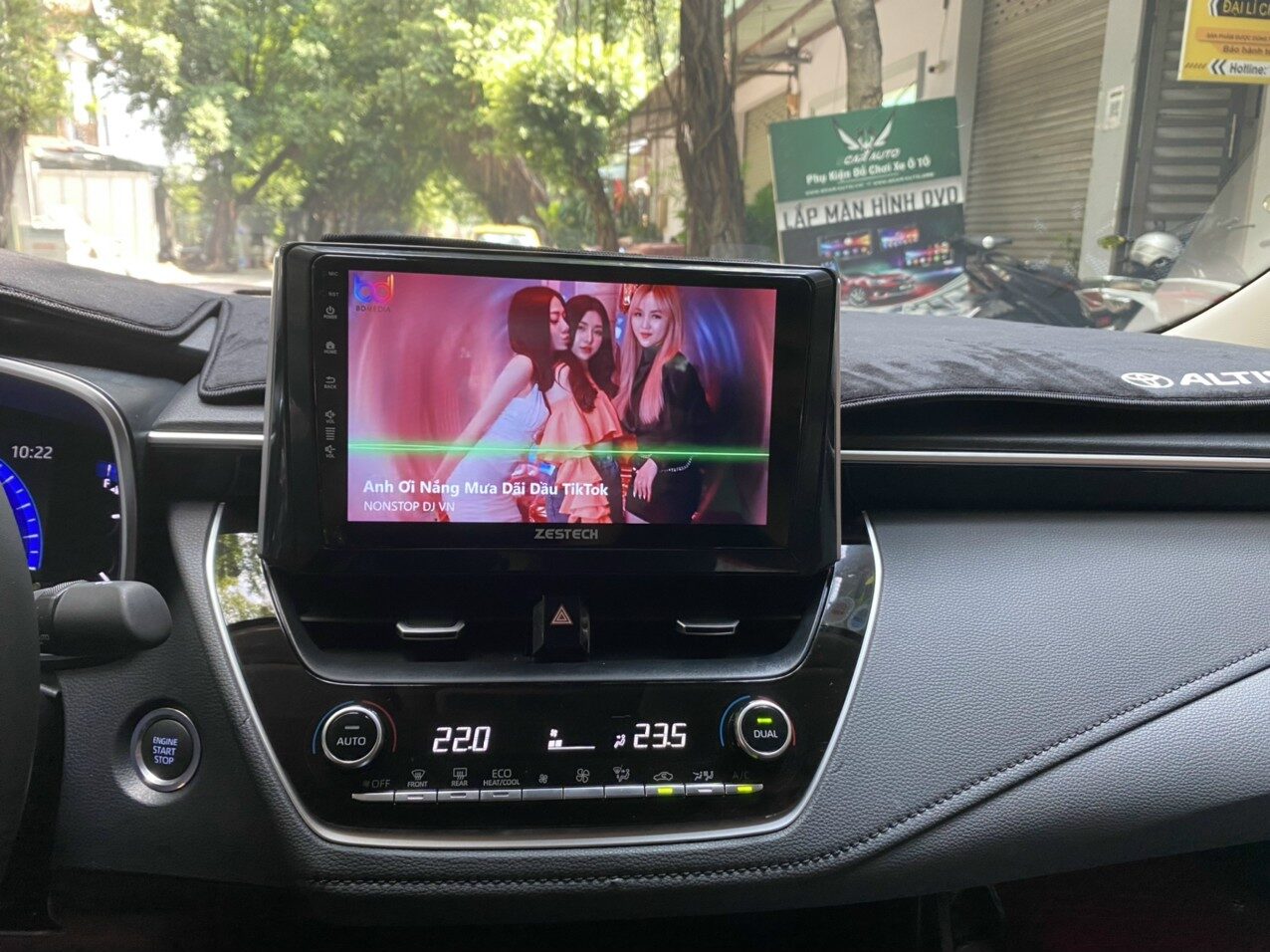 man-hinh-zestech-altis-1-9703254