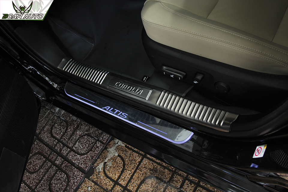 nep-buoc-chan-altis-co-den-8329597