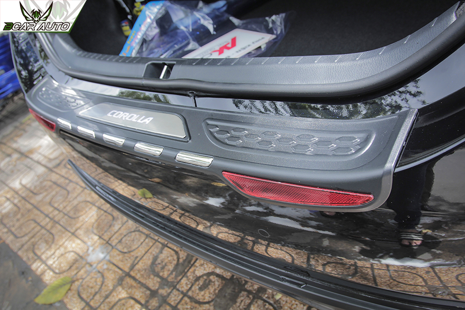 nep-chong-tray-cop-sau-xe-altis-1-1-8818370