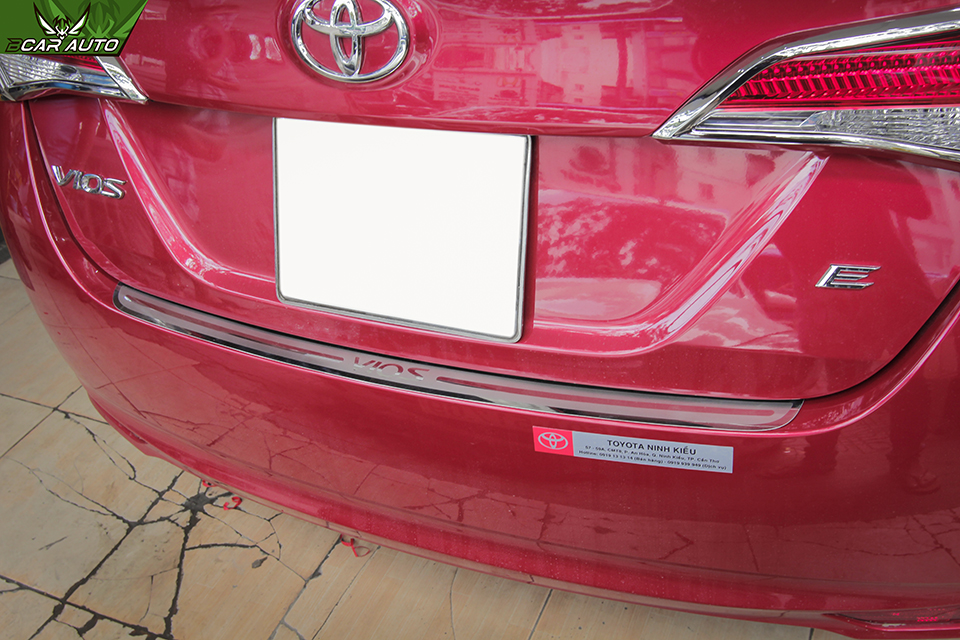 nep-chong-tray-cop-sau-xe-toyota-vios-5206428