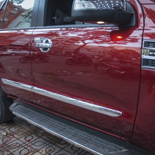 Nẹp hông xe Ford Everest