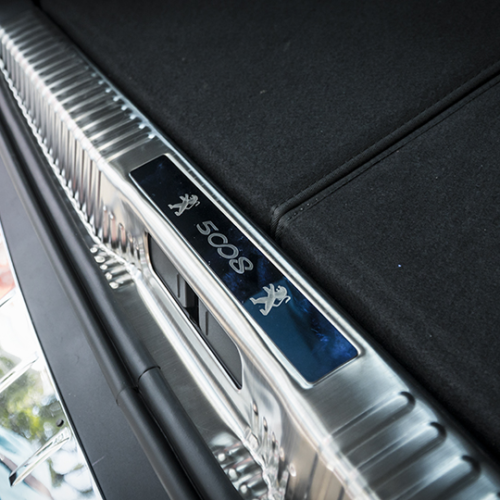 Ốp chống trầy cốp sau xe Peugeout 5008