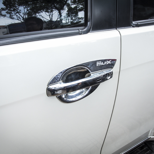Ốp chén cửa xe Isuzu Mu-X