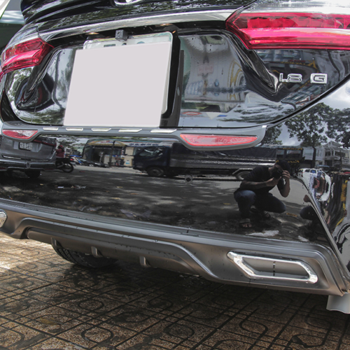 Lip chia pô xe Toyota Corolla Altis