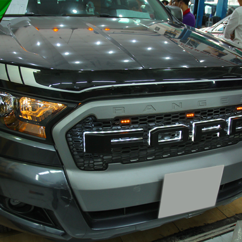 Mặt ga lăng xe Ford Ranger