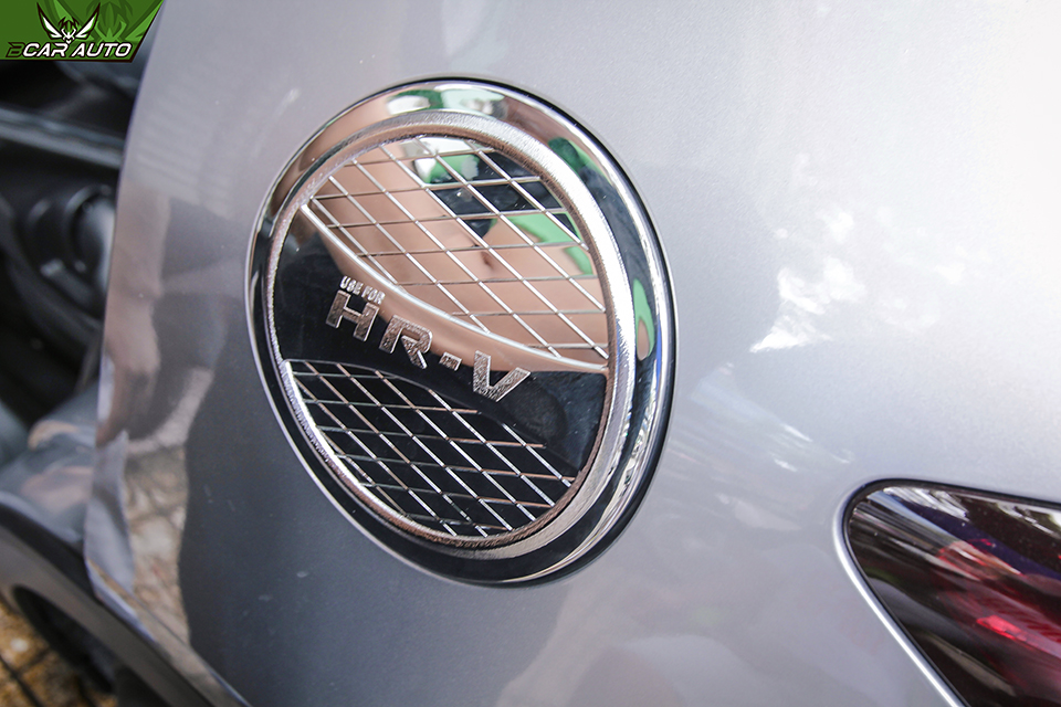 op-nap-binh-xang-xe-hrv-9974893