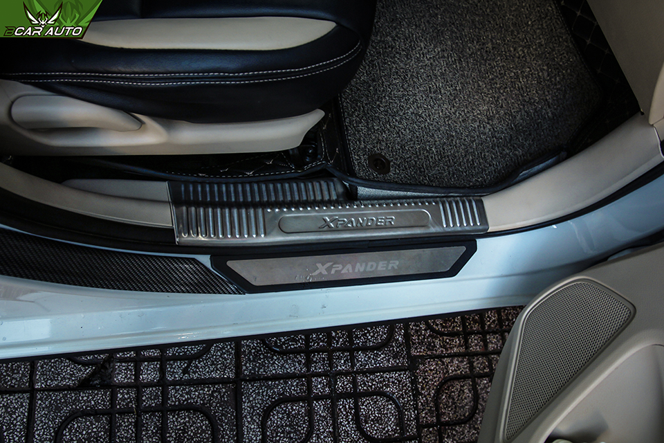 Nẹp bước chân xe Mitsubishi Xpander