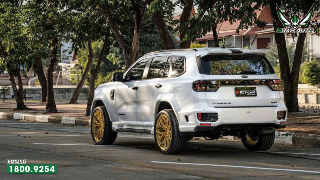 Sự khác biệt sau khi độ body kit Ford Everest