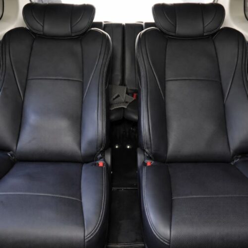 Hệ thống lỗ thông gió làm mát và massage tích hợp trên ghế Limousine xe Outlander.