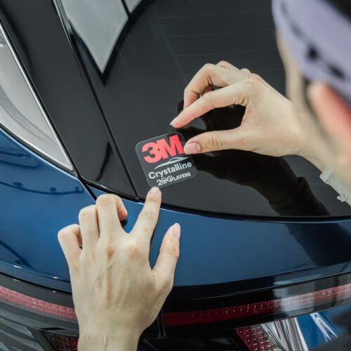 Dán logo 3M sau khi hoàn thiện