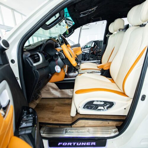 Bộ ghế limousine hoàn thiện lắp lên xe Toyota Fortuner