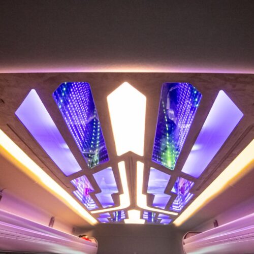 den tran xe 16 cho ford transit 2