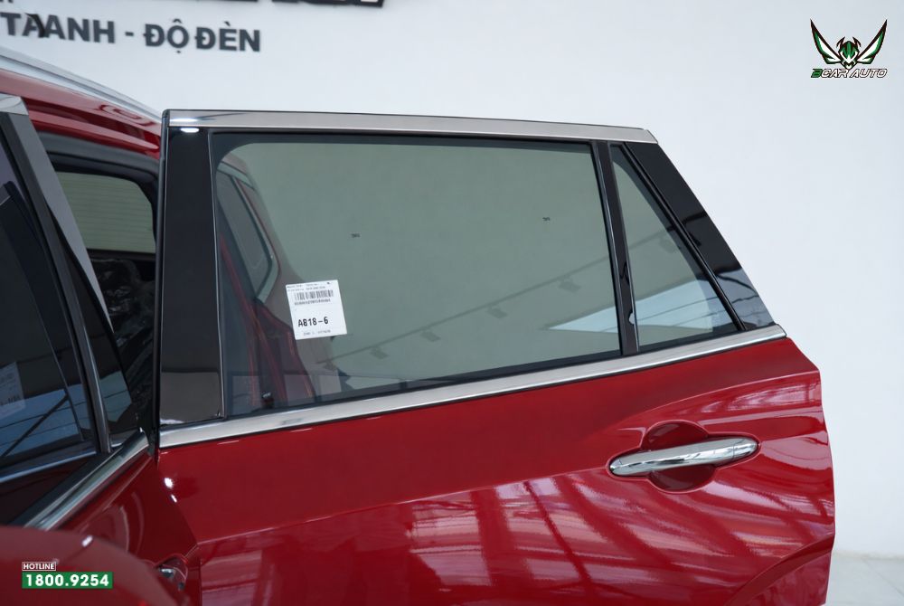 Dán phim 3M Crystalline CR20 kính hông sau