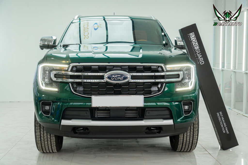 Xe Ford Everest bóng loáng sau gói dán PPF tại Bcar