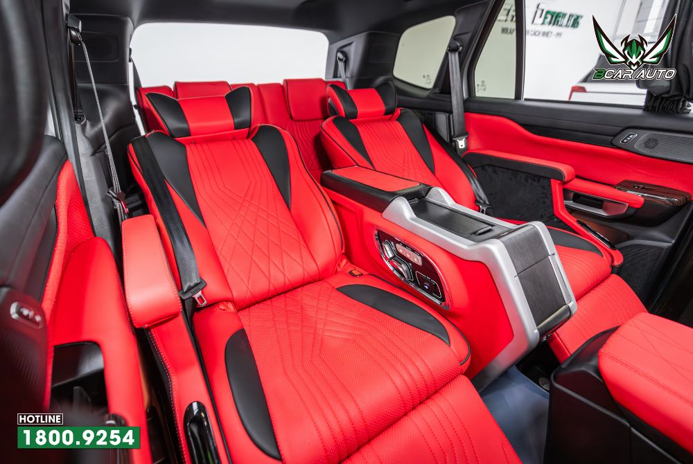 Độ ghế limousine có bệ tỳ tay tích hợp bàn làm việc tại Bcar Auto