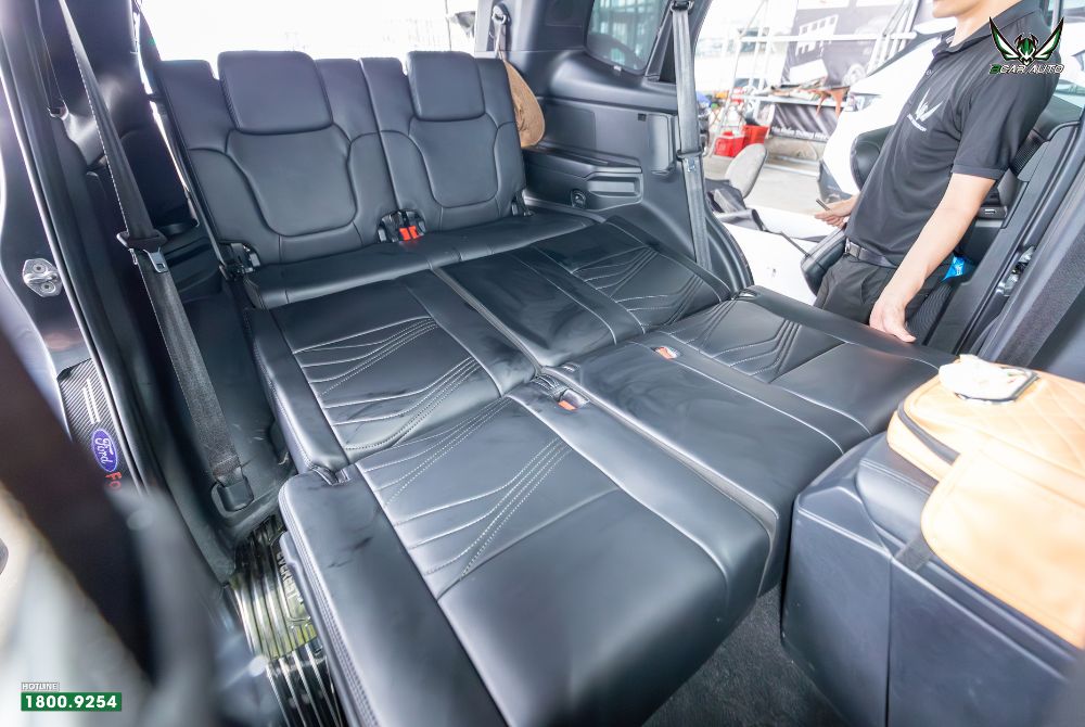 Mẫu ghế băng 2 ngả thành giường cho Ford Everest