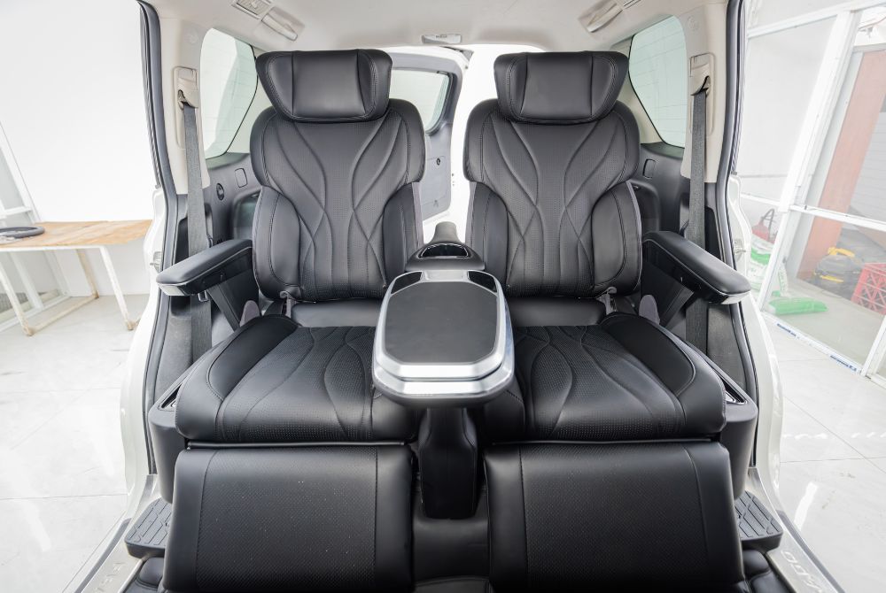 Độ ghế Limousine Ford Everest mẫu ghế nhập khẩu cao cấp