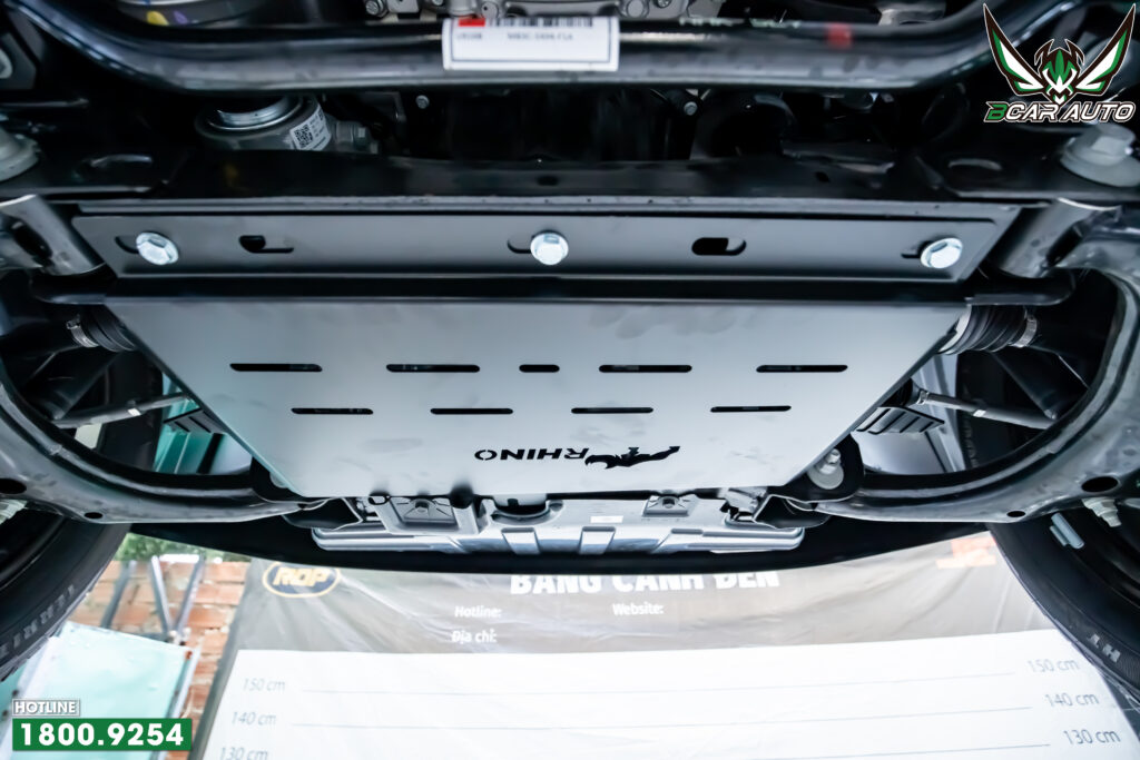 trang bị giáp gầm Rhino cho xe Ford Everest