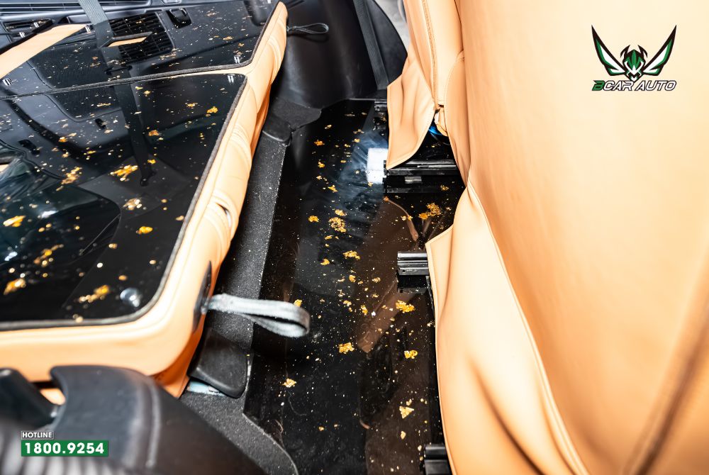 sàn carbon xe Ford Everest - mẫu nhũ vàng nổi bật cho nội thất