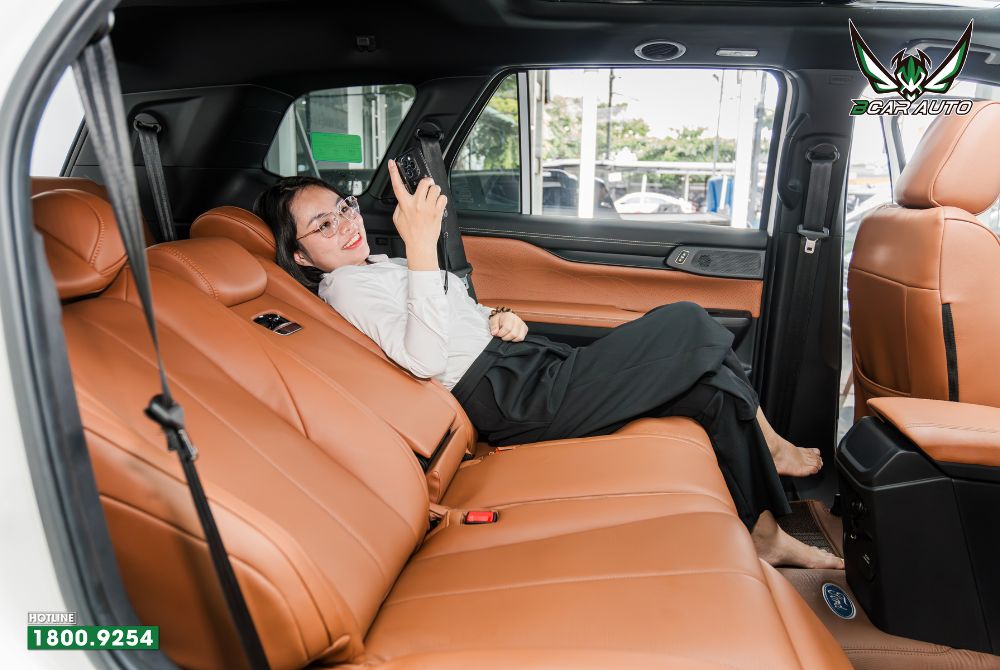 Trải nghiệm chuẩn thương gia sau khi độ ghế limousine cho xe Ford Everest tại Bcar Auto 