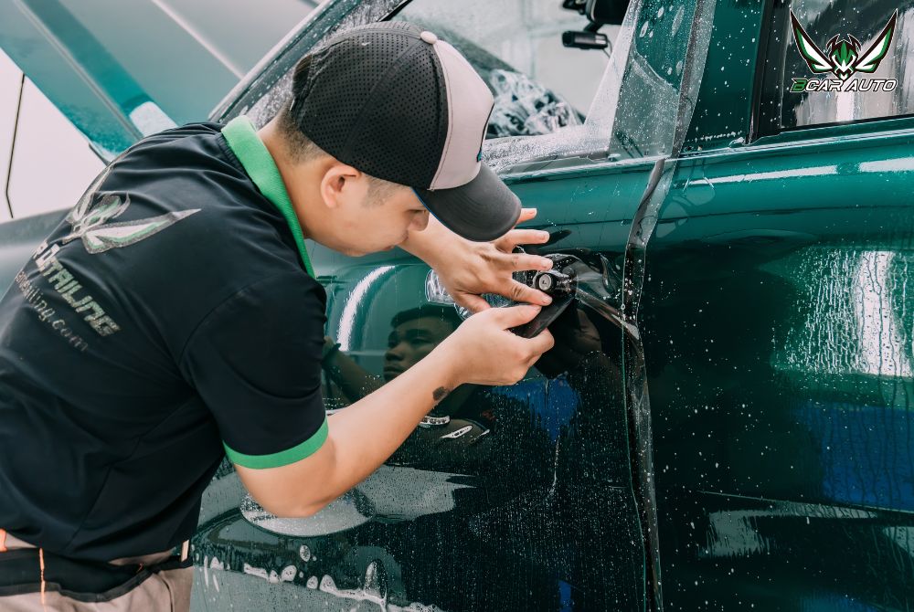 dán PPF chén cửa xe Ford Everest 