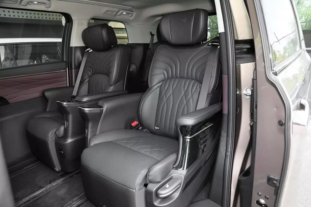 Sàn nỉ zin của xe