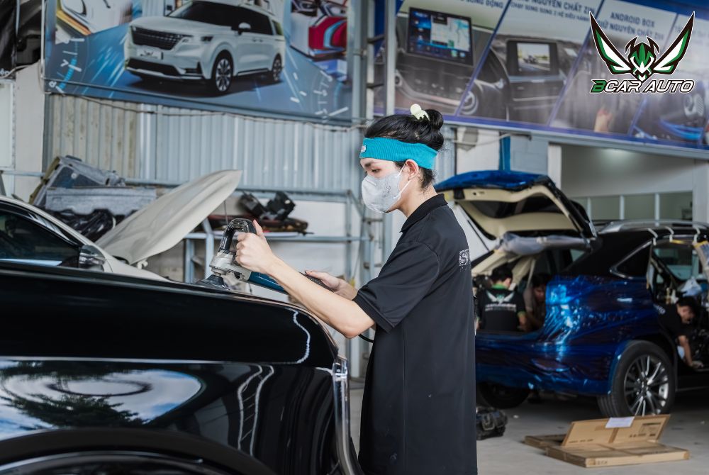 Đánh bóng, hiệu chỉnh về mặt sơn xe Ford Everest 