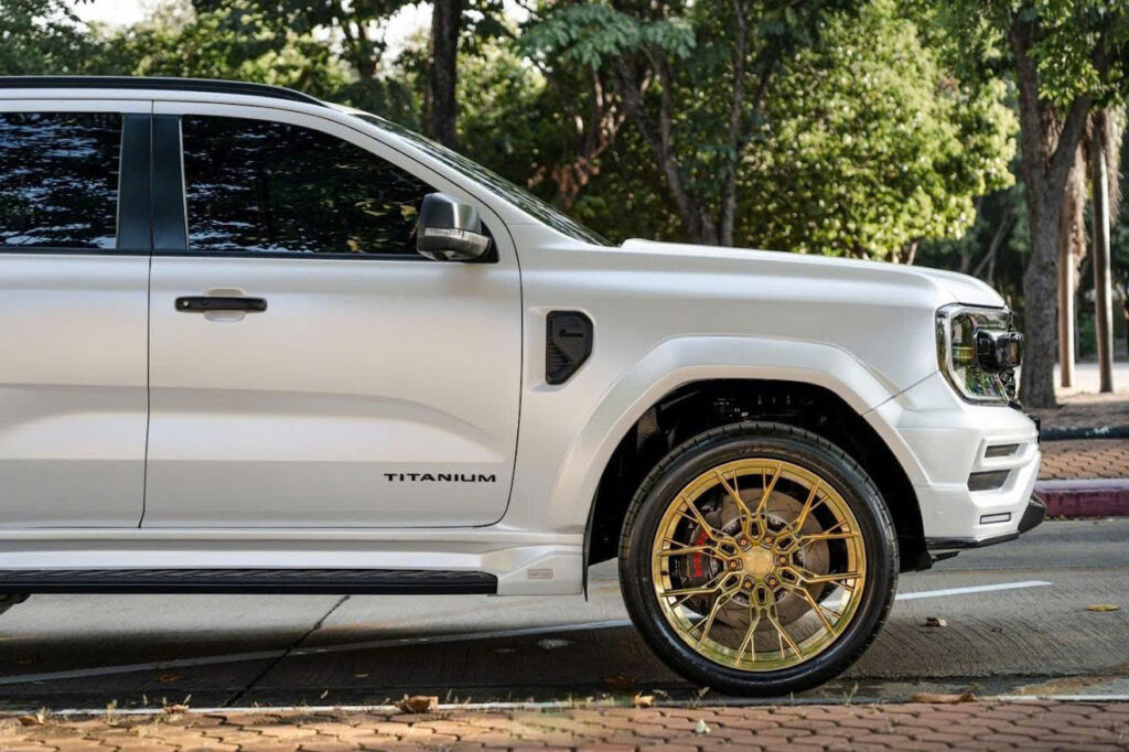 Nâng tầm đẳng cấp sau khi độ mâm Everest