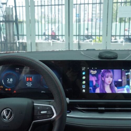 Hiển thị full màn hình của xe