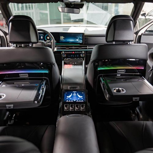 Bàn làm việc ốp lưng ghế Mercedes GLS 63 đồng bộ nội thất