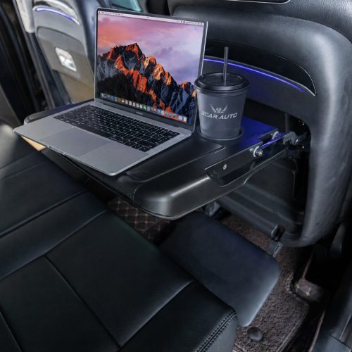Bàn làm việc ốp lưng ghế Mercedes GLS 63 tiện dụng cho làm việc, ăn uống và giải trí ở hàng ghế sau