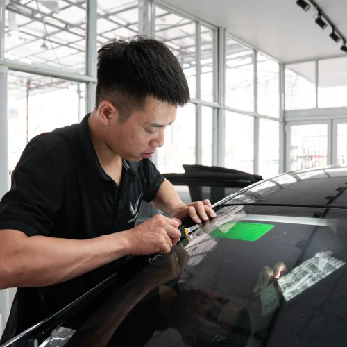 Dán phim CR60 cho kính lái Honda Civic