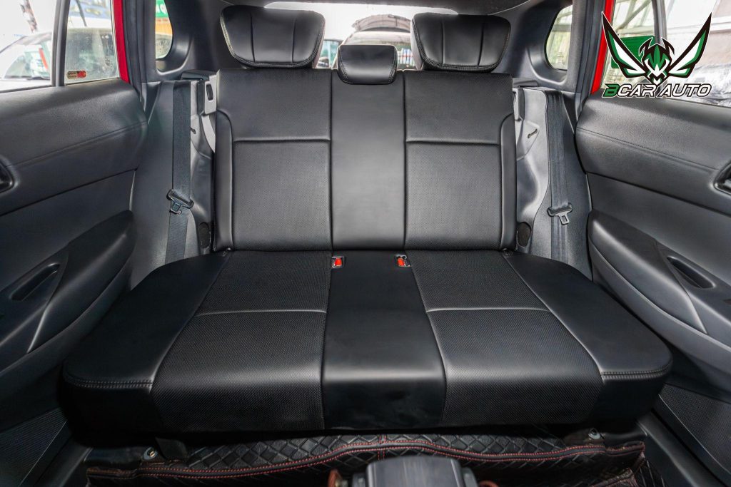 Mẫu ghế ngả thành giường cho Toyota Cross dạng liền băng