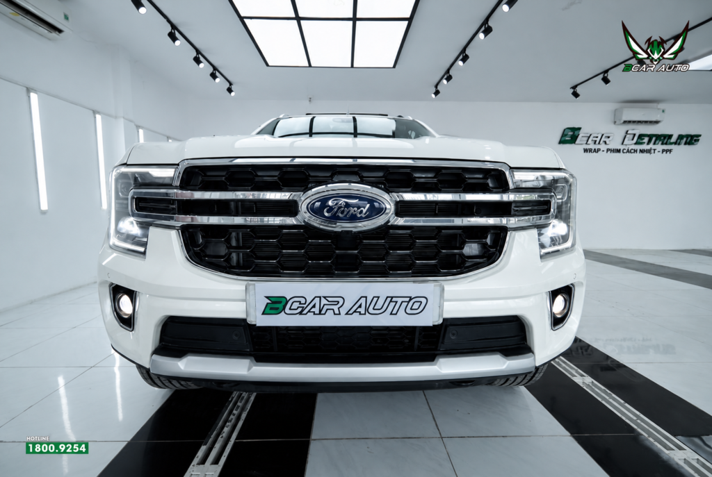 Ngoại thất Ford Everest sau khi độ bi gầm LED