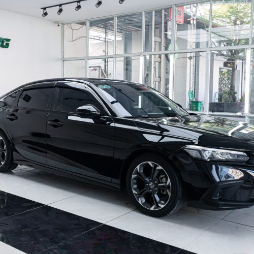 Phủ ceramic xe Honda Civic tại Bcar Auto với bề mặt sơn bóng sâu, chống tia UV, chống bám bẩn và dễ vệ sinh.
